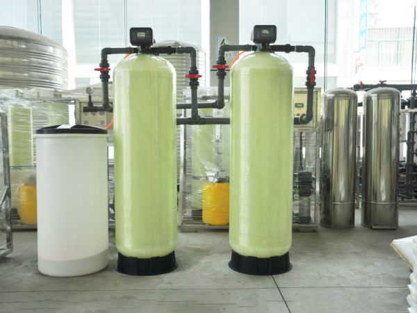 8吨 双罐双盐箱软化水设备