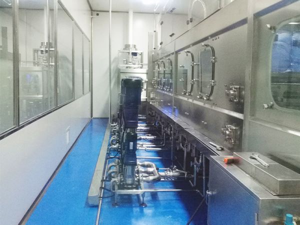 1200型 桶装水灌装机案例现场